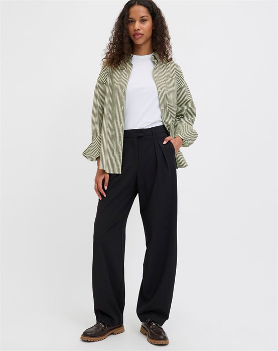 JXBillie Relaxed Pleated HW Bukser - Black